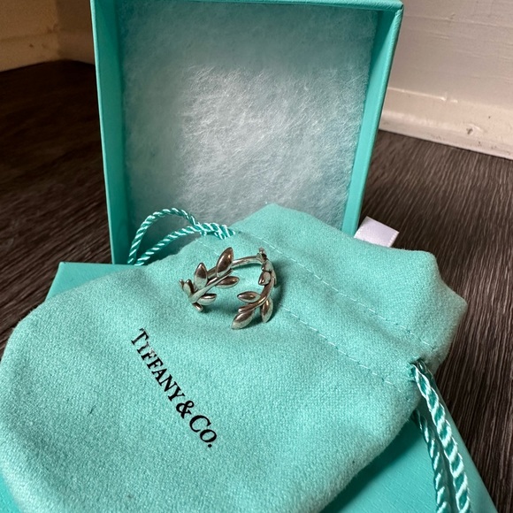 TIFFANY’S Olive Bypass Ring in Sterling Silver 💍 🫒 - Picture 10 of 10